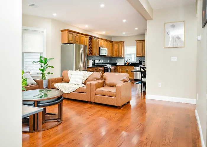 Generous 6Br Milton Getaway - Pet-Friendly Near I-93 & Blue Hills 172